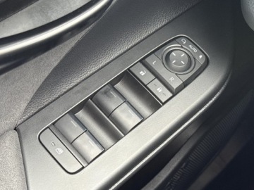 Toyota C-HR II SUV Plug-In 2.0 Hybrid Dynamic Force Plug-in  223KM 2025 Toyota C-HR 2.0 Hybrid Dynamic Force Executive Pre, zdjęcie 17