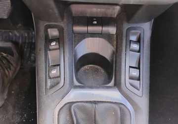 Citroen C-Elysee II 2018 Citroen C-Elysee 2018r, 1.6 Benzyna LPG. Uszkodzony tyl i przod. Jezdzi., zdjęcie 9