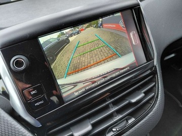 Peugeot 208 I Hatchback 5d Facelifting 1.2 PureTech 110KM 2016 Peugeot 208 GT Line Kamera Klimatronik PDC Sensor Alu 1.2 Benzyna 110KM, zdjęcie 8