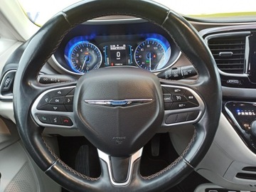 Chrysler Pacifica II 3.6 V6 291KM 2017 Chrysler Pacifica 2,5 roku w PL, Bezwypadkowy, zdjęcie 21