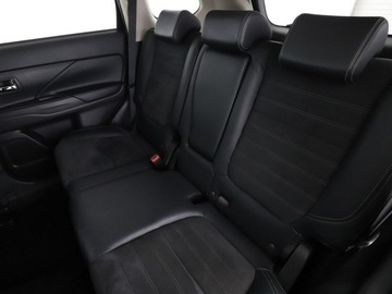 Mitsubishi Outlander III SUV Facelifting 2017 2.0 150KM 2018 Mitsubishi Outlander 2.0 4WD Diamant Edition+ Navi, zdjęcie 16