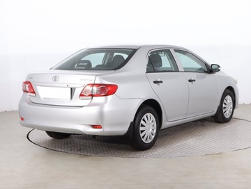 Toyota Corolla X Sedan Facelifting 1.4 D-4D 90KM 2013 Toyota Corolla 1.4 D-4D, Salon Polska, Klima, zdjęcie 4