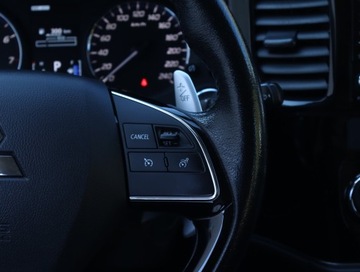 Mitsubishi Outlander III SUV Facelifting 2015 2.0 MIVEC 150KM 2016 Mitsubishi Outlander 2.0, Salon Polska, zdjęcie 21