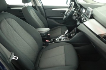 BMW Seria 2 F22-F23-F45-F46 Coupe Facelifting 218d 150KM 2020 BMW 2 Active Tourer 218d Active Tourer, zdjęcie 6