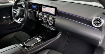Mercedes Klasa A W177/V177 Sedan Facelifting 1.3 200 163KM 2022 Mercedes-Benz Klasa A SalonPL AMG LED Sedan AndroidCarPlay Nawigacja Kamer, zdjęcie 13