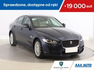 Jaguar XE Sedan 2.0 i4 163KM 2017 Jaguar XE E-Performance, Skóra, Navi, Klima