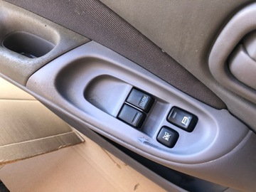 LEVÝ PANEL SKEL PŘEPÍNAČ NISSAN ALMERA N16