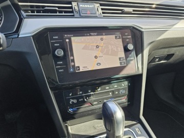 Volkswagen Passat B8 Variant Facelifting 2.0 TDI SCR 150KM 2021 Volkswagen Passat Variant 2,0 diesel 150KM DSG LED, zdjęcie 10