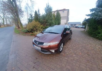 Honda Civic VIII Hatchback 3d 1.4 i-VTEC 100KM 2011 Honda Civic Honda Civic 1.4 Comfort 1.3 Benzyna 100KM, zdjęcie 1