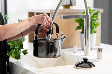 ЧАЙНИК DIAMANTE VIALLI DESIGN СО СВИСТОКОМ 1,5 Л