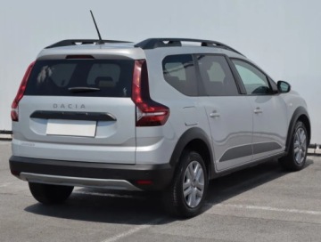 Dacia Jogger 1.0 TCe 110KM 2022 Dacia Jogger 1.0 TCe, Salon Polska, Serwis ASO, zdjęcie 4