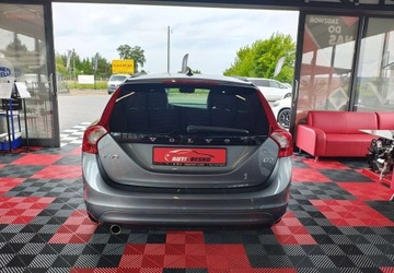 Volvo V60 I Kombi Facelifting 2.0 D3 DRIVE-E 150KM 2015 Volvo V60 Volvo V60 I Zadbane Zarejestrowane 2.0 Diesel 150KM, zdjęcie 5