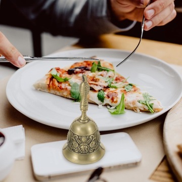 Ручной ресторанный звонок.