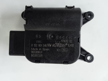 SEAT LEON II FL 09-12 silniczek klapy nagrzewnicy sterujący 0132801345