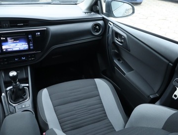 Toyota Auris II Touring Sports Facelifting 1.6 Valvematic 132KM 2015 Toyota Auris 1.6 Valvematic, Salon Polska, zdjęcie 7