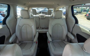 Chrysler Pacifica II 3.6 V6 Hybrid 264KM 2021 Chrysler Pacifica Chrysler Pacifica 3.6 eHybrid 264KM 3.6 Hybryda 264KM, zdjęcie 13