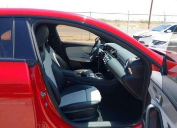 Mercedes CLA C118/X118 2020 Mercedes-Benz CLA 2020, 2.0L, porysowany lakier 2.0 Benzyna 221KM, zdjęcie 9