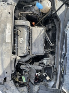 Volkswagen Golf VI Hatchback 5d 1.4 80KM 2011 Volkswagen Golf Klimatyzacja Benzyna, zdjęcie 10