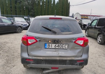 Suzuki Vitara III SUV 1.6 VVT 120KM 2016 Suzuki Vitara 2016r, 1.6 Benzyna. Uszkodzony tyl i lekko przod. Jezdzi., zdjęcie 17