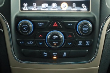 Jeep Grand Cherokee IV Terenowy Facelifting 3.0 V6 CRD 250KM 2014 Jeep Grand Cherokee 3.0 CRD, Salon Polska, zdjęcie 9