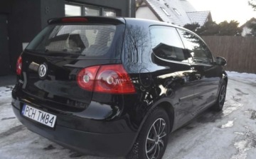 Volkswagen Golf V Hatchback 1.4 i 16V 75KM 2005 Volkswagen Golf Volkswagen Golf 1.4 Sportline 1.4 Benzyna 75KM, zdjęcie 4