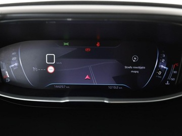 Peugeot 3008 II Crossover 1.5 BlueHDI 130KM 2018 Peugeot 3008 Virtual Navi Czujniki parkowania, zdjęcie 17