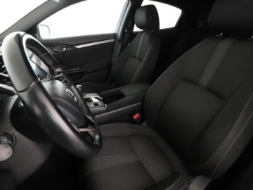Honda Civic X Hatchback 5d 1.0 VTEC TURBO 126KM 2019 Honda Civic full LED navi klima auto grzane fotele, zdjęcie 12