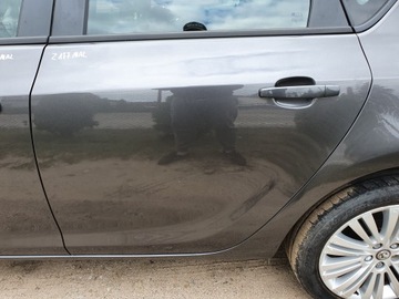DVEŘE LEVÉ ZADNÍ OPEL ASTRA J HB SEDAN Z177