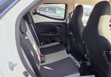 Toyota Aygo II Hatchback 5d 1.0 VVT-i 69KM 2016 Toyota Aygo 1,0 Ben Klima 69 km Benzyna 69KM, zdjęcie 8