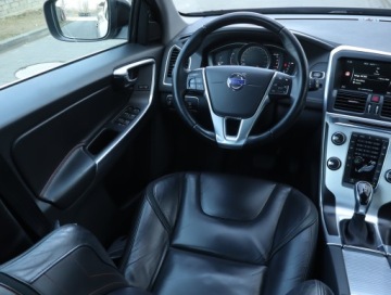 Volvo XC60 I SUV Facelifting 2.0 D4 DRIVE-E 190KM 2015 Volvo XC60 D4, Salon Polska, Serwis ASO, 187 KM, zdjęcie 6