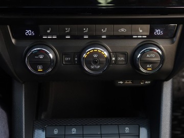 Skoda Octavia III RS 2.0 TSI 220KM 2014 Skoda Octavia RS 2.0 TSI, Salon Polska, zdjęcie 12