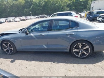 Volvo S60 III 2024 Volvo S60 B5 Core Dark Theme 2024 2.0l 2.0 Benzyna 247KM, zdjęcie 2