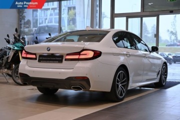 BMW Seria 5 G30-G31 Limuzyna Facelifting 2.0 520i 184KM 2022 BMW Seria 5 520iFV23M Pakiet SportowyFotel SportowySterowanie Gestami BMW, zdjęcie 18