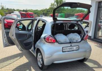 Toyota Aygo I Hatchback 3d 1.0 VVT-i 68KM 2011 Toyota Aygo 1,0 Ben Klima Benzyna 68KM, zdjęcie 25