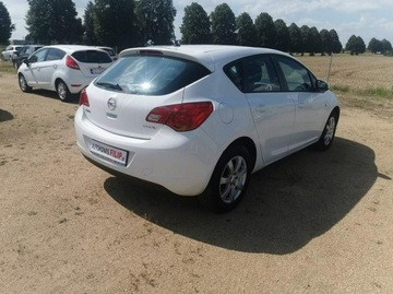 Opel Astra J GTC 1.4 100KM 2013 Opel Astra 1.4 100 Km Klima, Elektryka, Zadbany, zdjęcie 3