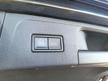 Volkswagen Passat B8 Variant Facelifting 2.0 TDI SCR 200KM 2022 Volkswagen Passat serwis ASO 2.0TDI 200KM bezwypadkowy pakiety AppConnect, zdjęcie 34