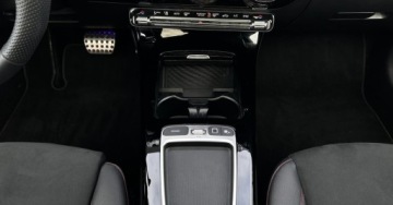 Mercedes CLA C118/X118 Coupe Facelifting 1.3 200 163KM 2024 Mercedes-Benz CLA Salon PL AMG 7G-DCT Panorama Kamera Multibeam LED BlindS, zdjęcie 17