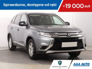 Mitsubishi Outlander III SUV Facelifting 2015 2.0 MIVEC 150KM 2016 Mitsubishi Outlander 2.0, Salon Polska
