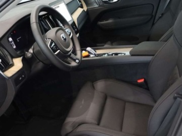 Volvo XC60 II Crossover Plug-in Facelifting 2025 2.0 T8 Plug-in hybrid 455KM 2026 VOLVO XC60 T8 Plug-In Hybrid AWD Ultra Dark Suv 2.0 (455KM) 2026, zdjęcie 3