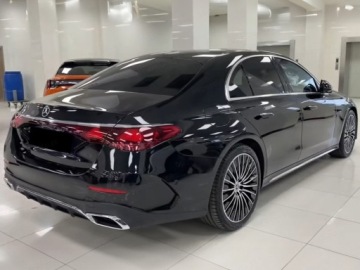 Mercedes Klasa E W214 Sedan 2.0 220d 197KM 2025 E Klasa 220 d 4-Matic AMG 2.0 (197KM) 2025, zdjęcie 2