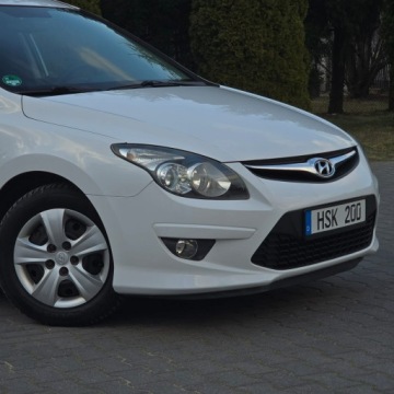 Hyundai i30 I CW Facelifting 1.4 DOHC 109KM 2011 Hyundai i30 1.4 Benzyna Blue Classic Manual 109KM, zdjęcie 9