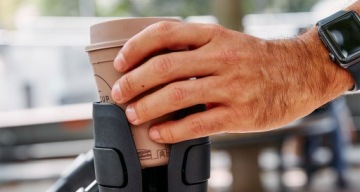 БУТЫЛКА С ПОДСТАКАННИКОМ ДО 500 МЛ ДЛЯ КОЛЯСКИ-ЛЮЛЬКИ ABC DESIGN