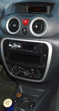 Citroen C2 1.1 i 61KM 2007 CITROEN C2 1.1 60 KM, zdjęcie 34