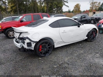 Toyota 2025 Toyota GR86 Premium, 2025r., 2.4L 2.4 Benzyna 228KM, zdjęcie 2