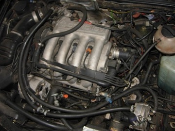 alternator VW Passat B3 9A 2.0 DOHC blok silnik