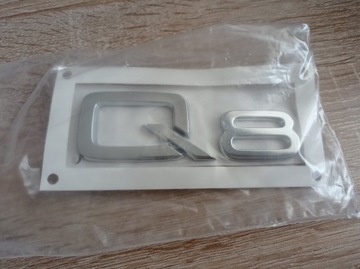 EMBLEMAT ZNACZEK LOGO TYŁ AUDI Q8 CZARNY