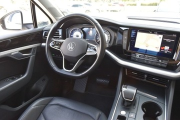 Volkswagen Touareg III 2020 Volkswagen Touareg SalonPL TDI 231KM 4x4 Automat Hak Matrix Kamera Navi Sk, zdjęcie 10