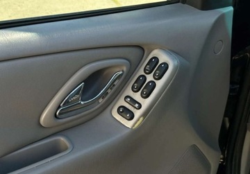 Mazda Tribute I 3.0 V6 197KM 2002 Mazda Tribute 3.0 V6, Uszkodzony Silnik 3.0 Benzyna 197KM, zdjęcie 9