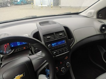 Chevrolet Aveo T300 Hatchback 5d 1.2 70KM 2013 Chevrolet Aveo Ekonomiczny i niezawodny samochód, zdjęcie 8
