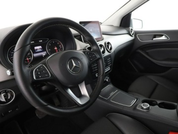 Mercedes Klasa B W246 Sports Tourer Facelifting 1.5 180 d 109KM 2016 Mercedes B 180 automat full LED półskóra navi, zdjęcie 13